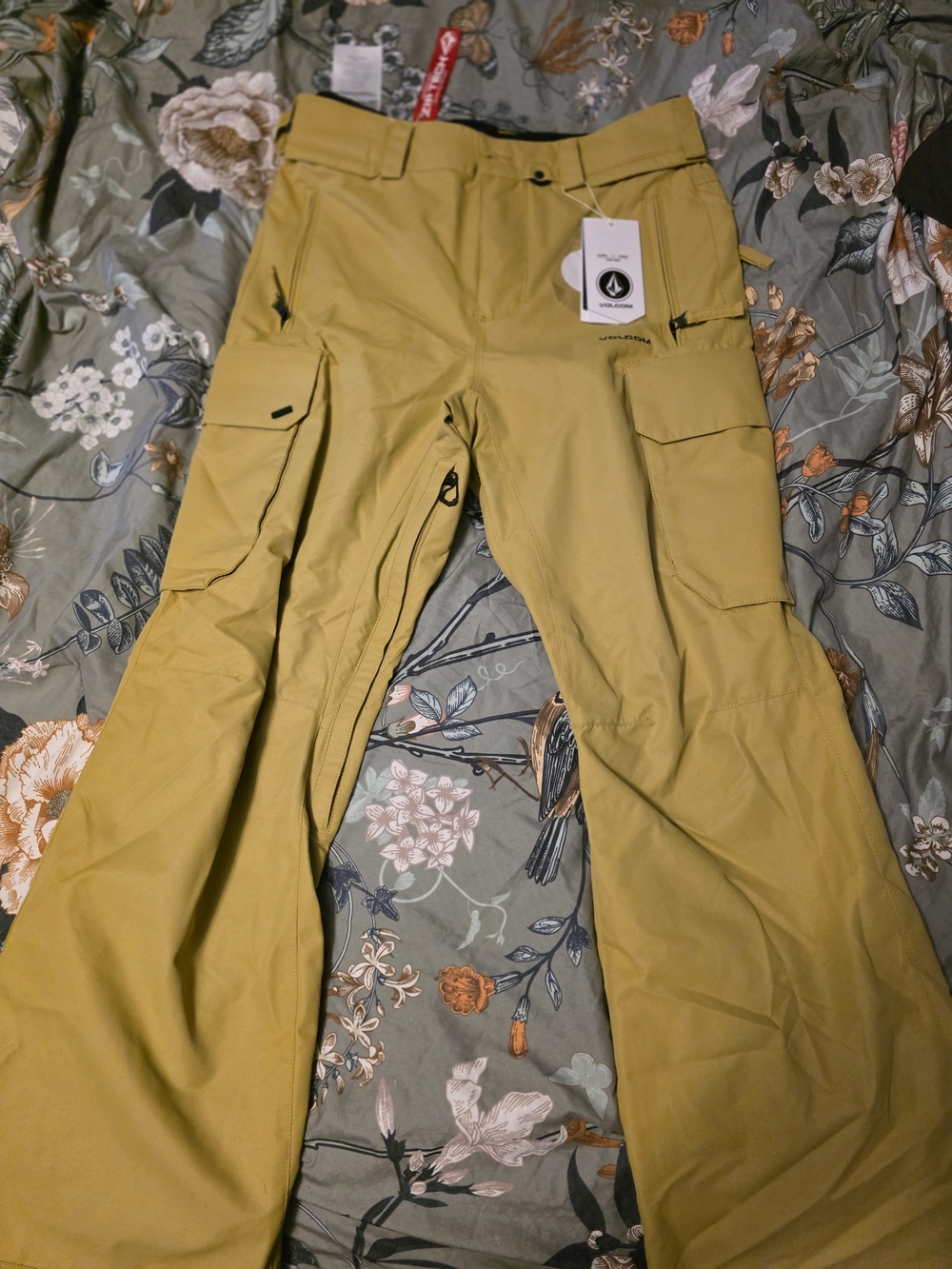 Volcom Men’s Cargo Snow Pants — Mustard Yellow